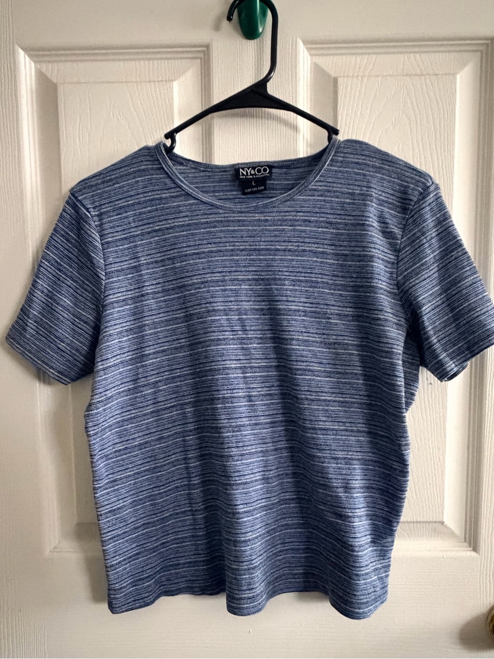 New York & Company Blue Heathered Stripe Short Sleeve Tee